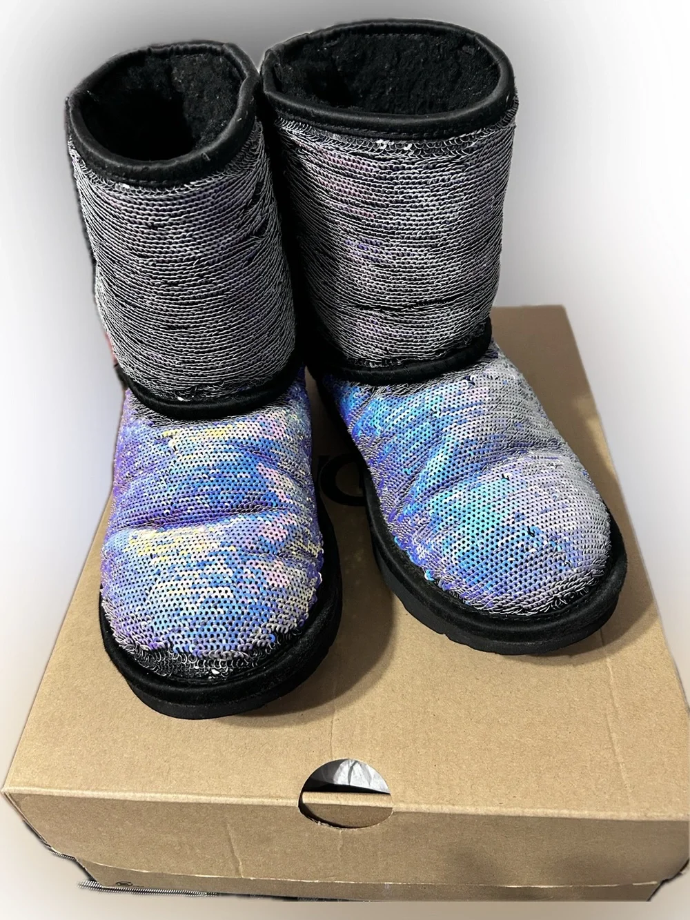 UGG CLASSIC II SEQUIN